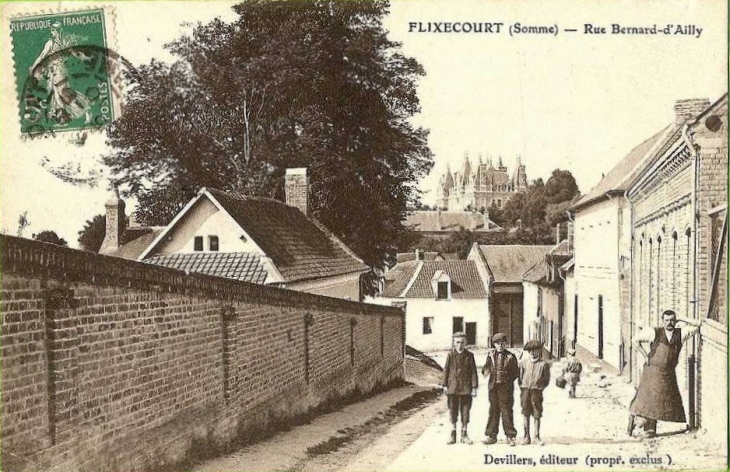 Rue B. D'ailly - Carte Postale, voyagée - Flixecourt