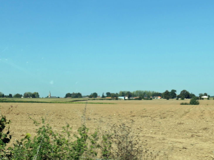 Le village vu du mémorial australien de Villers Bretonneux - Forceville-en-Vimeu