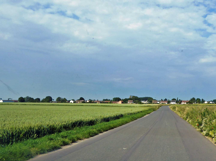 Le village dans la plaine - Gentelles