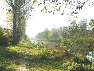 Chemin de halage au Hamelet