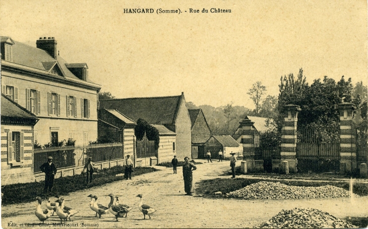 Rue du Château (carte postale de 1910) - Hangard