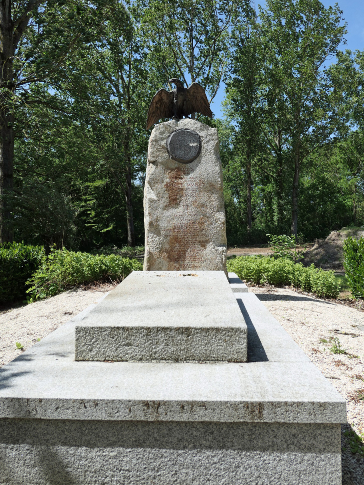 La tombe du prince Murat tué ici en 1916 à l'âge de 20 ans - Lihons