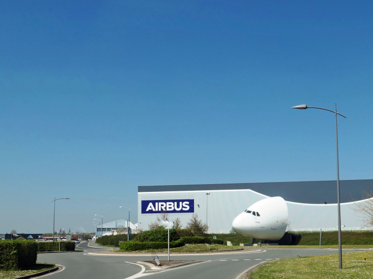 Le nez du Beluga symbole de l'industrie aeronautique locale - Méaulte