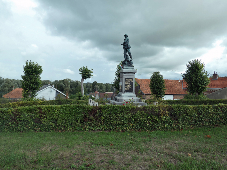 Le monument aux morts - Morcourt