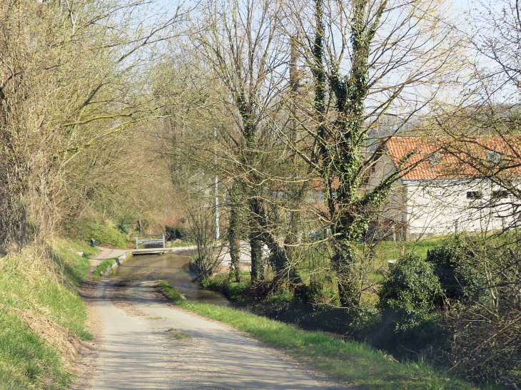 Bouillancourt : le gué routier sur la Trie - Moyenneville