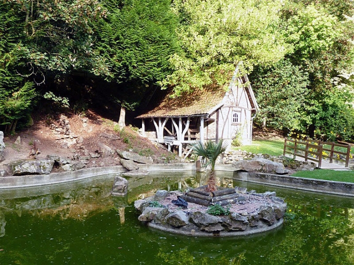 Le moulin et l'étang dans le parc - Naours