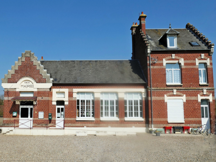 La mairie - Neufmoulin