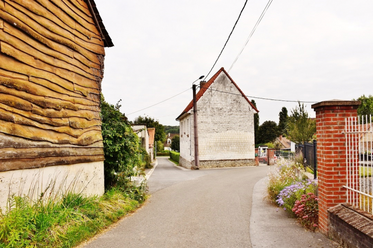 La Commune  - Ponches-Estruval