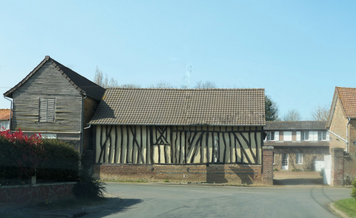 Entrée de ferme - Quesnoy-le-Montant