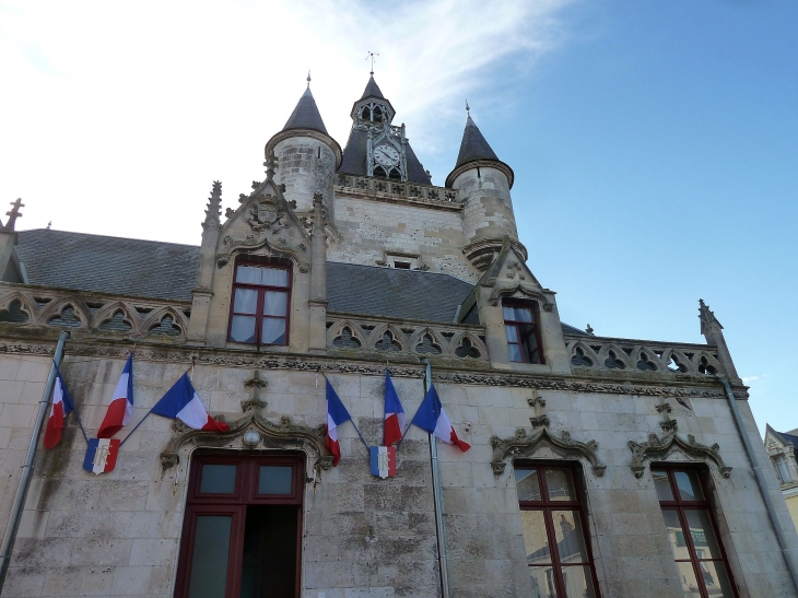 Le musée au pied du beffroi - Rue