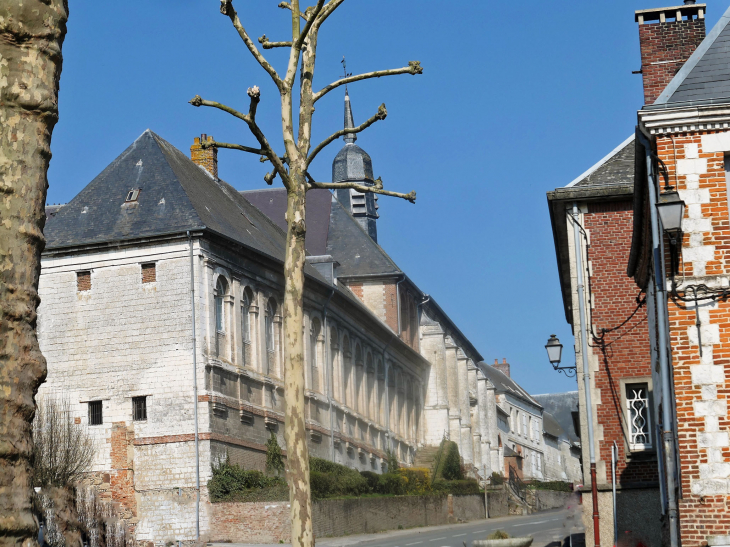 Rue de l'Hopital : Hôtel Dieu - Saint-Riquier