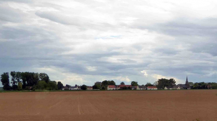 Le village vu de l'autoroute - Vermandovillers