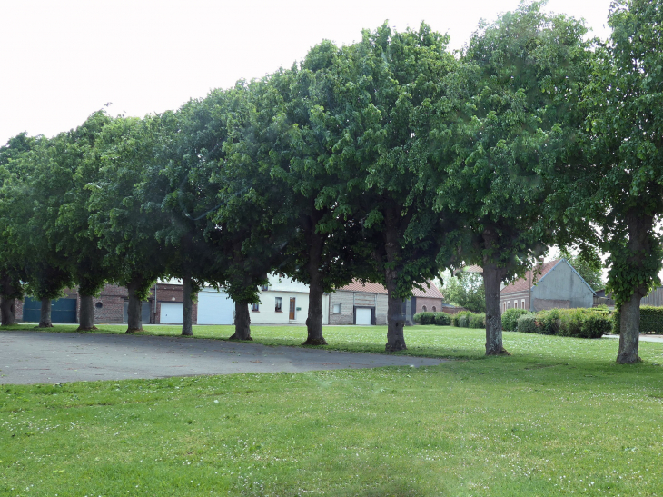 La place en herbe - Vrély