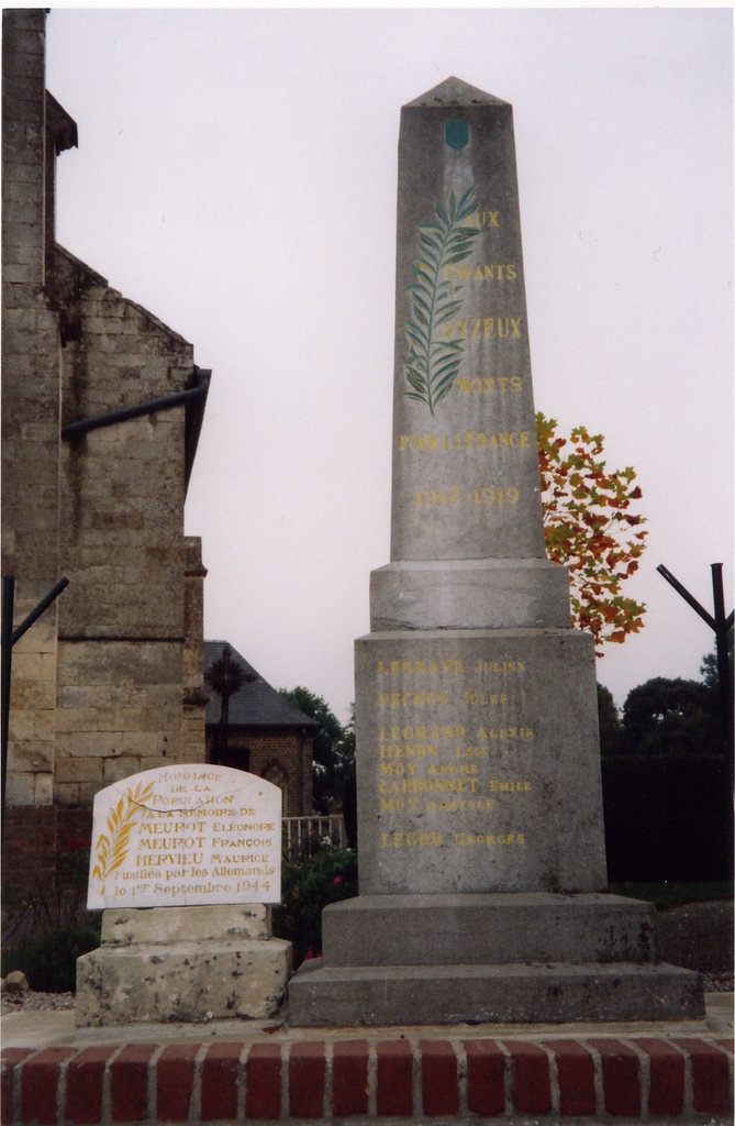 Le Monument aux Morts - Yzeux
