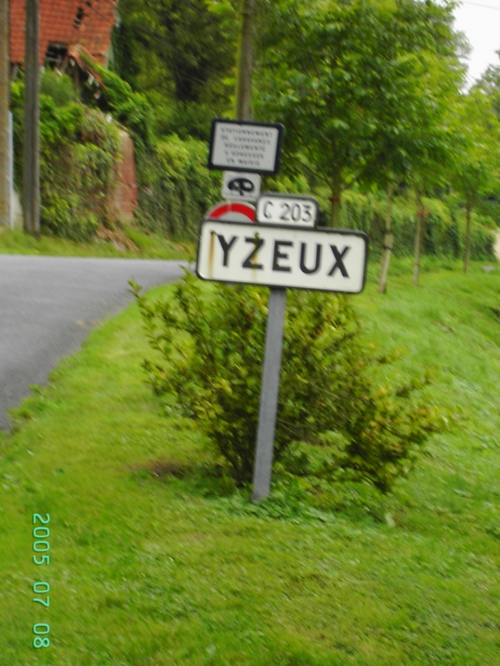 Entrée d'Yzeux par Bourdon