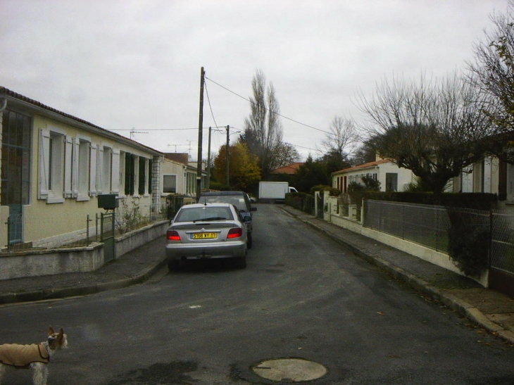 Cité du grand chemin vers le chemin Rochelais - Aigrefeuille-d'Aunis