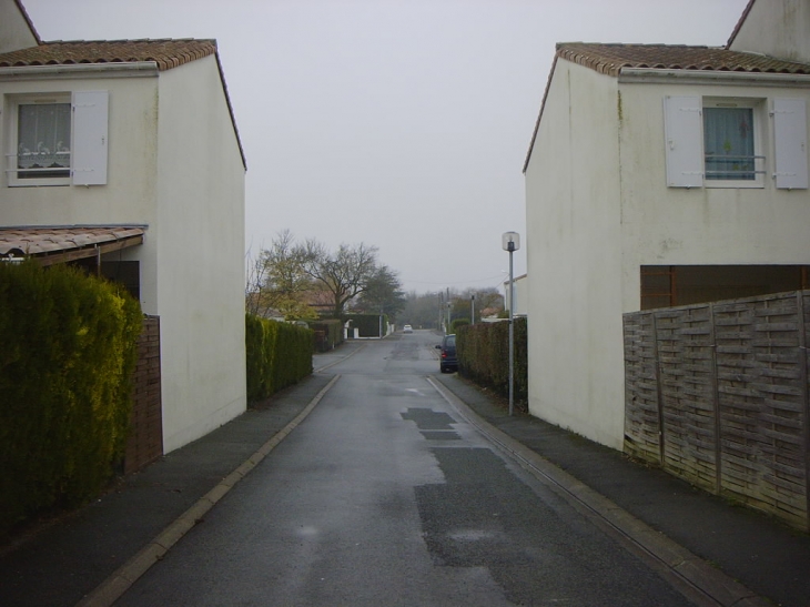 Rue du clos du puits depuis le chemin Rochelais - Aigrefeuille-d'Aunis