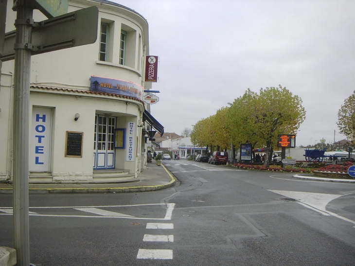 Route de saint Christophe depuis  la place de la République - Aigrefeuille-d'Aunis