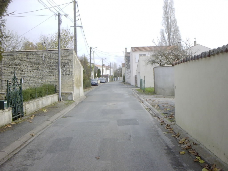 Rue des Ormes vres la rue de l'Aunis - Aigrefeuille-d'Aunis