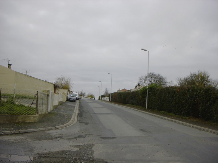 Rue de la Gare depuis le chemin Rochelais en montant - Aigrefeuille-d'Aunis