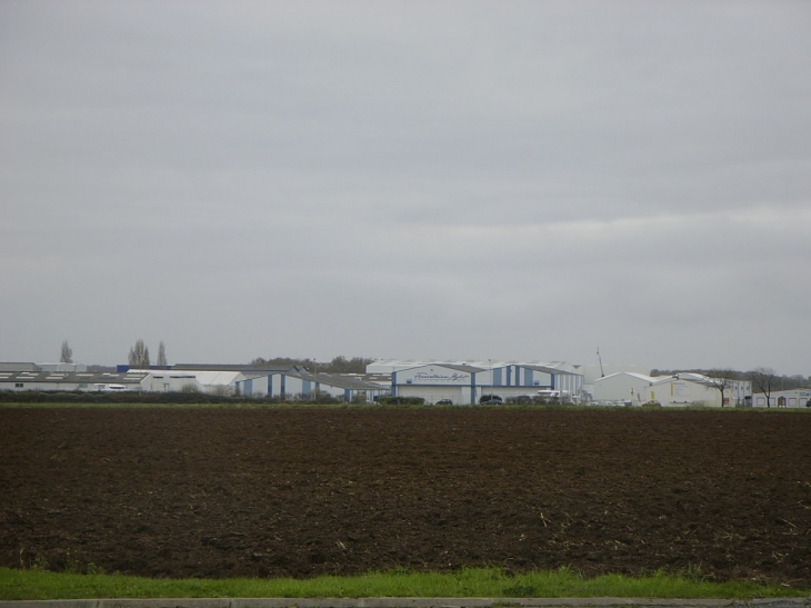 Vue sur la zone du Fief Girard depuis la rue de la Gare - Aigrefeuille-d'Aunis