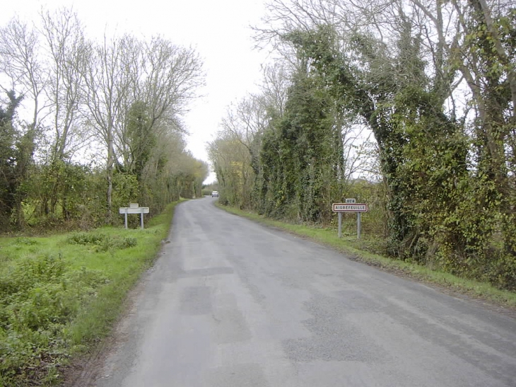 Entrée dans Aigrefeuille par la route de Puyvineux - Aigrefeuille-d'Aunis