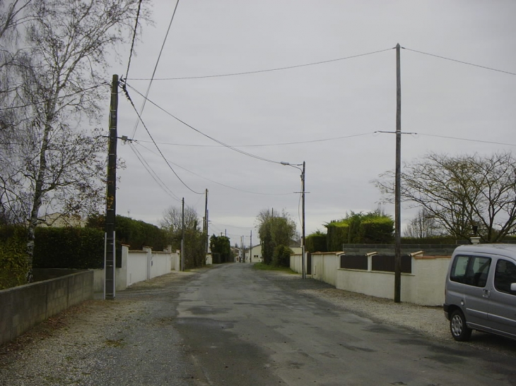 Rue du Péré toujours en allant vers la rue des Ormes - Aigrefeuille-d'Aunis