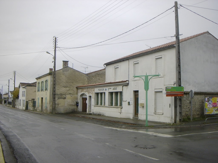 Foyer du 3eme Age dans la rue de l'Aunis - Aigrefeuille-d'Aunis