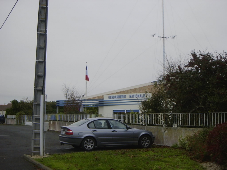 Gendarmerie dans l'avenue des Marronniers - Aigrefeuille-d'Aunis