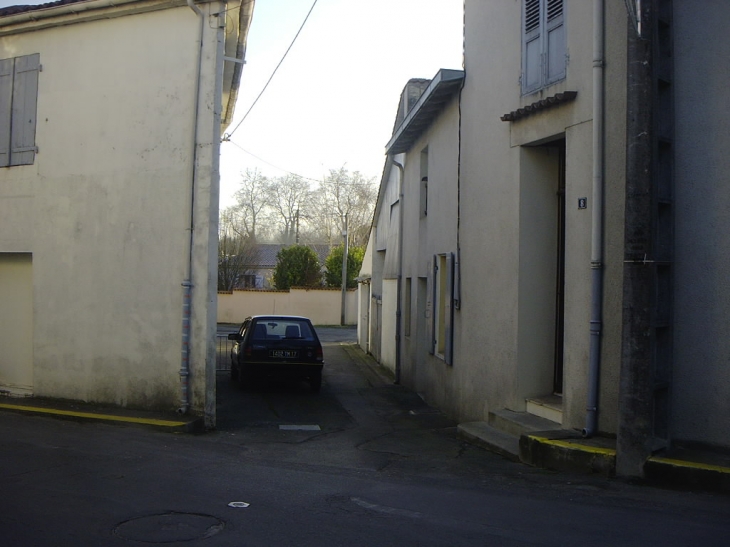 Petite Ruelle entre la rue de Virson et la rue des Bouchers - Aigrefeuille-d'Aunis