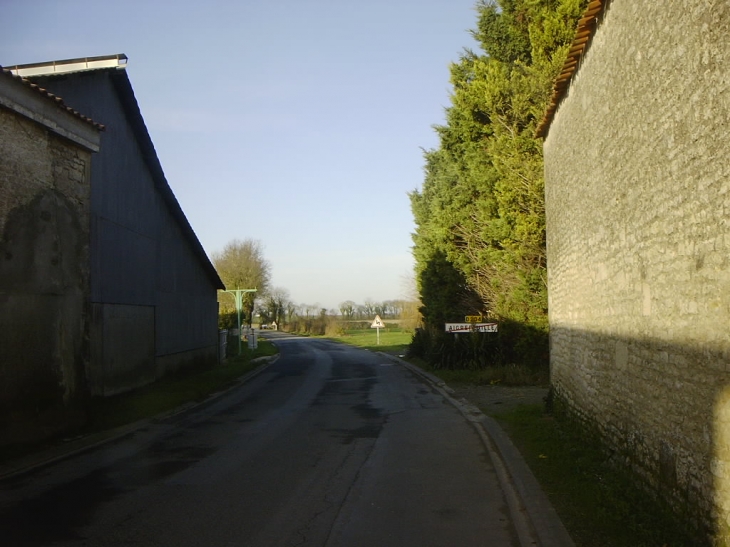 Sortie d'Aigrefeuille par la rue de la Fragnée - Aigrefeuille-d'Aunis