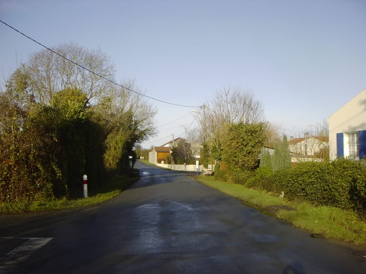 Rue de Verdun depuis la du Godinet en allant vers la rue de la Planterie - Aigrefeuille-d'Aunis