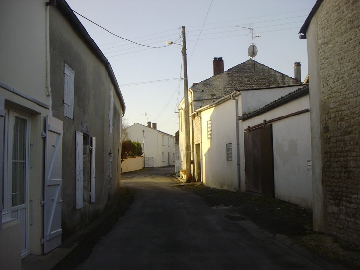 Rue des Bouchers depuis la place des Bouchers - Aigrefeuille-d'Aunis