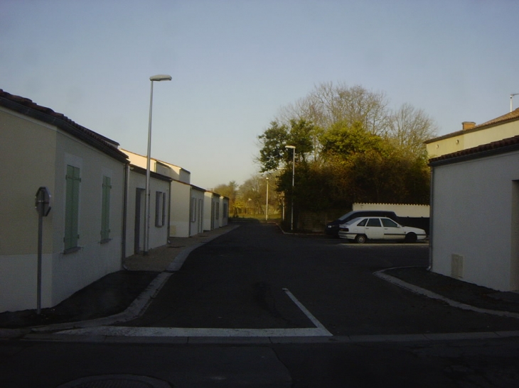 Ruelle derriere l'église depuis la rue de Virson - Aigrefeuille-d'Aunis