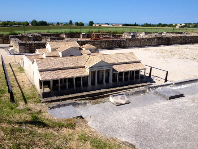 Maquette d'une villa gallo-romaine du site du Fâ. - Barzan
