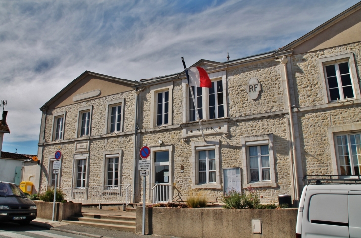 La Mairie et écoles - Charron