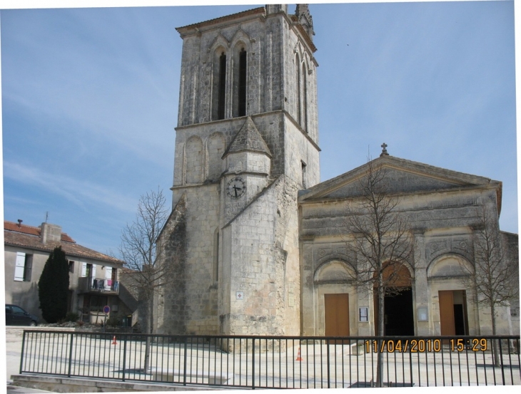 Entrée de l'Eglise - Chenac-Saint-Seurin-d'Uzet