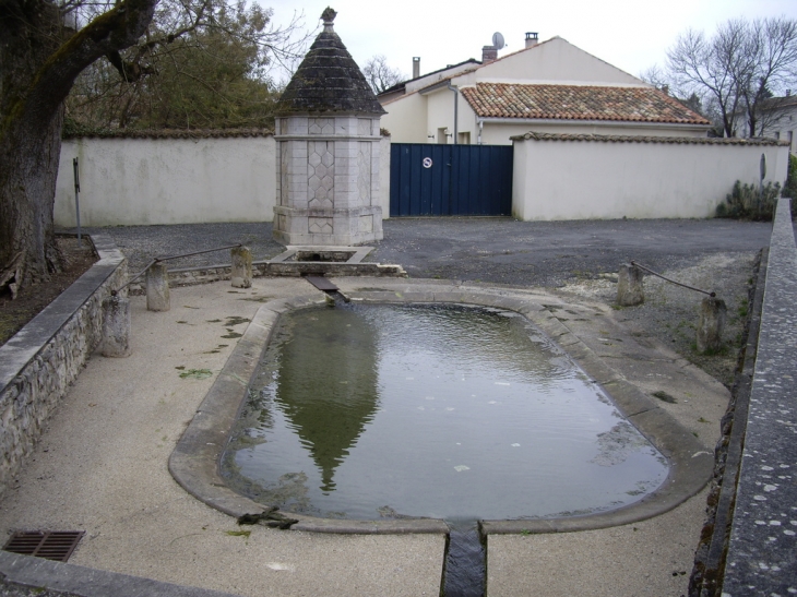 Le lavoir. - Chepniers