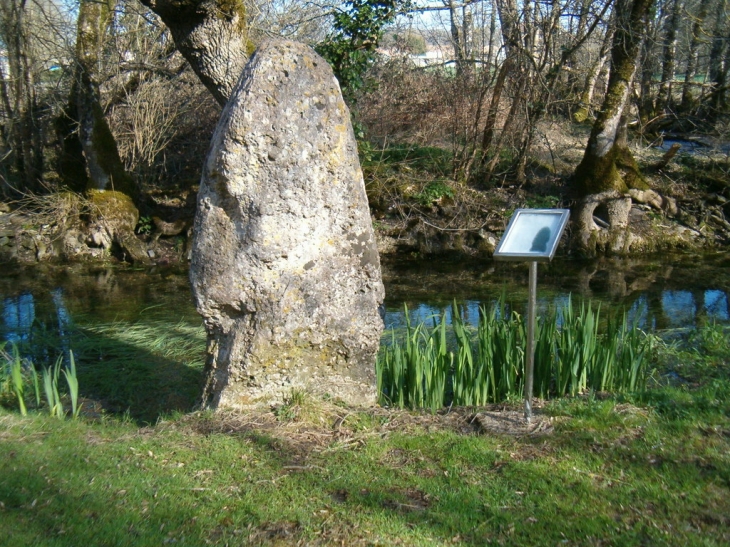 Menhir - Chives