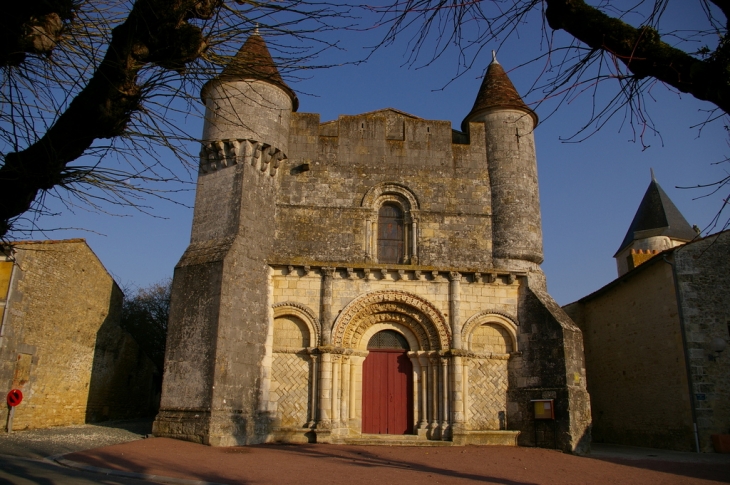 Eglise - Écoyeux