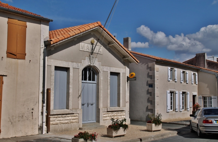 La Mairie - Genouillé