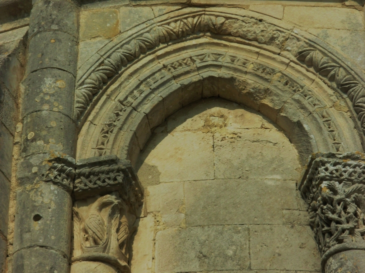 église St Sauveur classée MH  - Jarnac-Champagne