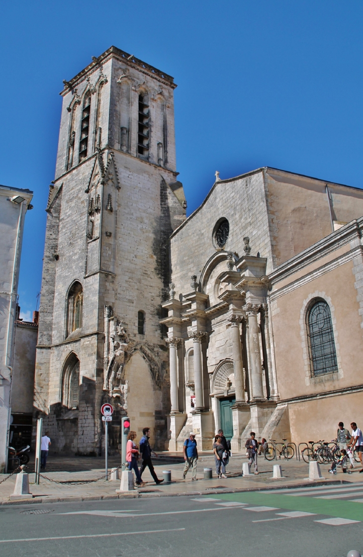  .église Saint-Sauveur - La Rochelle