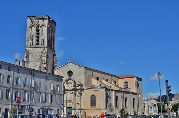  .église Saint-Sauveur - La Rochelle