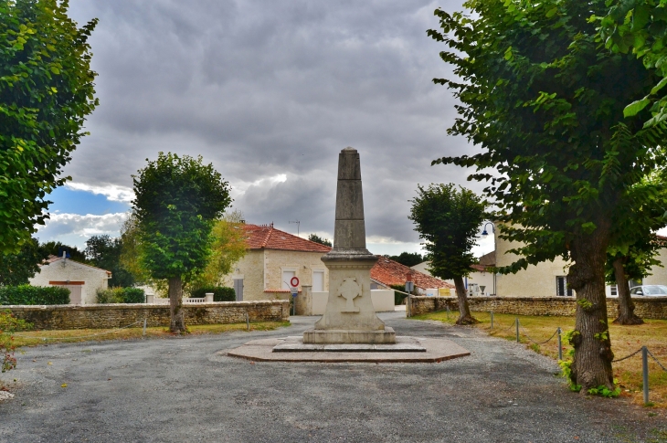 Monument aux Morts - Le Gué-d'Alleré