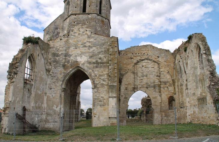 Ruines de l'église Saint-Etienne - Marans