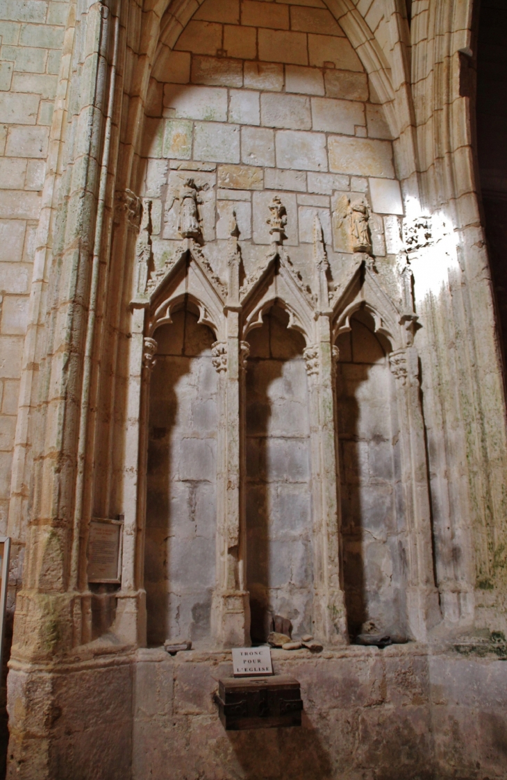    église Saint-Pierre ( Détail du Porche ) - Marsilly