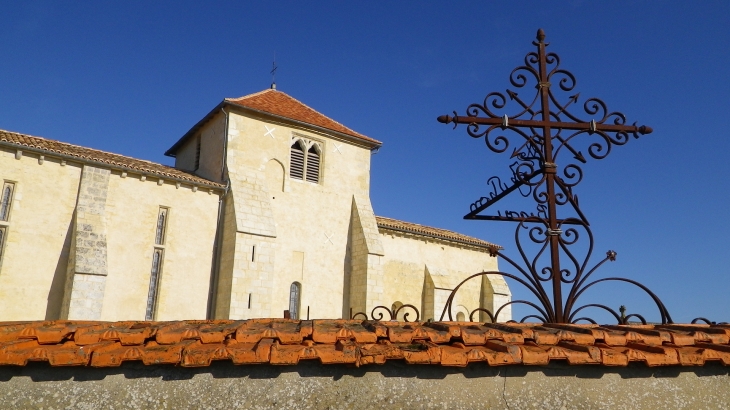 L'église. - Mérignac