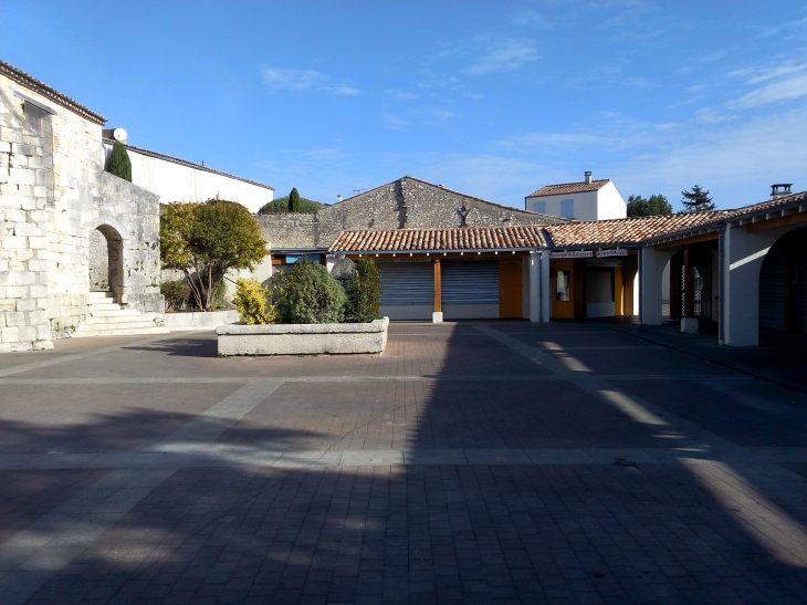 Place du marché de Meschers - Meschers-sur-Gironde