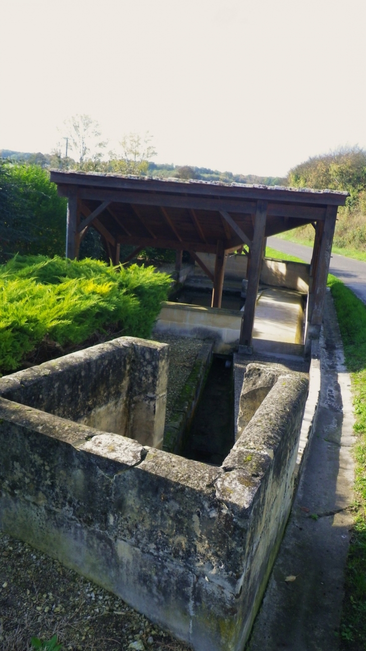 Le lavoir. - Messac